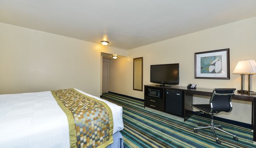 Room, 1 King Bed, Accessible, Non Smoking (Mobility/Hearing)