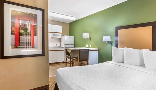 Deluxe Studio, 1 King Bed with Sofa bed, Non Smoking