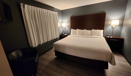 Honeymoon Studio Suite