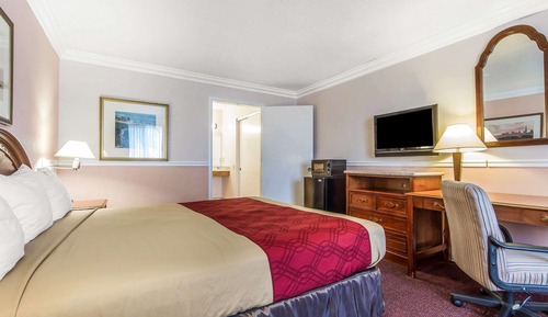 Standard Room, 2 Queen Beds, Non Smoking