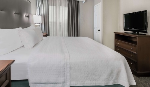 Suite, 1 King Bed, Accessible, Bathtub