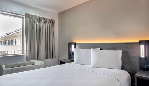 Deluxe Room, 1 Double Bed, Accessible, Non Smoking