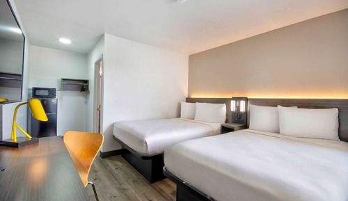 Deluxe Room, 2 Double Beds, Non Smoking, Refrigerator