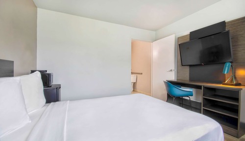 Deluxe Room, 1 Double Bed, Accessible, Non Smoking
