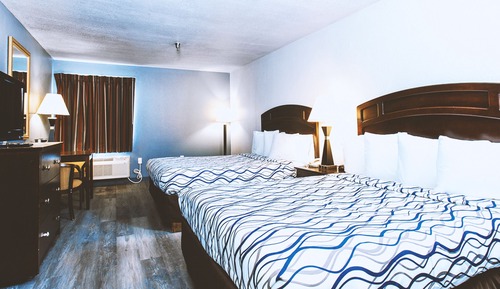 Standard Room, 2 Queen Beds, Non Smoking