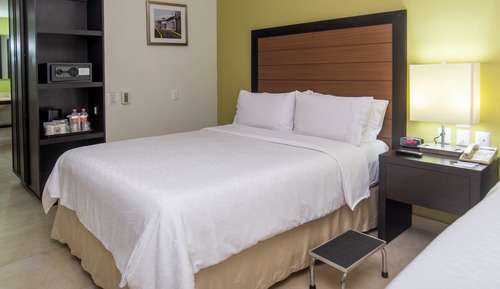 Standard Room, 2 Queen Beds, Accessible