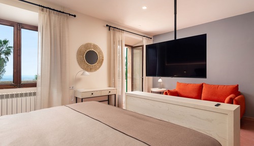 Deluxe Suite (2 Adults)