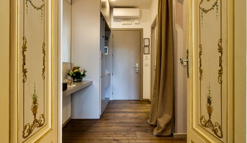 Deluxe Suite, City View