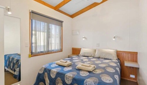 Superior 2 Bedroom Cabin - Sleeps 6