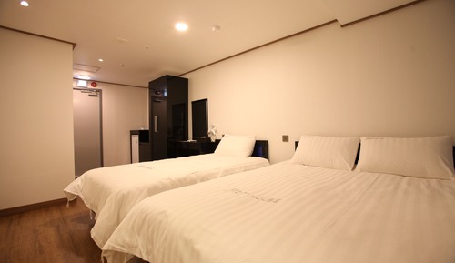 Standard Triple Room, Multiple Beds (D room)