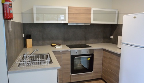 2 Bedroom Apartment (#5/6) - (1 Queen, 1 Double and 1 Single Bed)