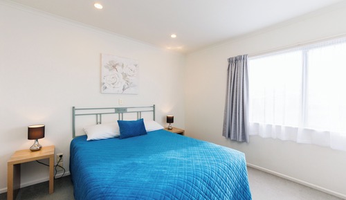 Deluxe Two-Bedroom 2 Storey Apartment