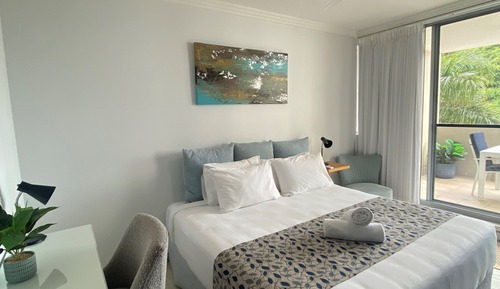 Comfort Studio, 1 King Bed, Balcony, City View