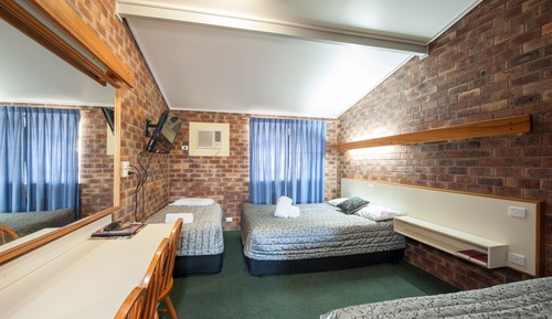 Standard Room, Non Smoking (Standard Motel Room)