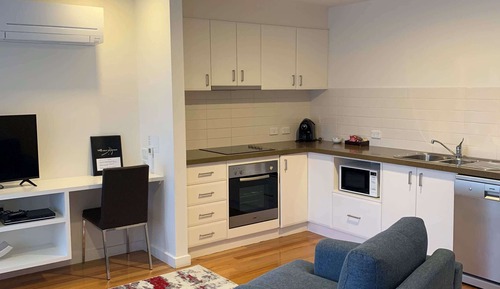 Deluxe One Bedroom Apartment