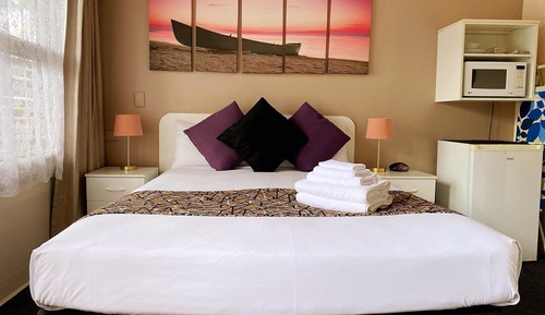 Standard Suite, 1 Bedroom, Non Smoking (Standard Double Unit)