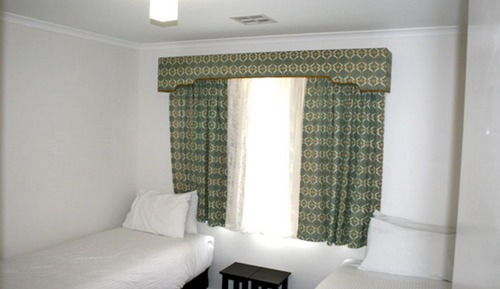 Townhouse 3 Bedrooms, Entire Unit Rent