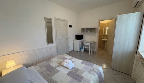 Classic Double Room, Garden View