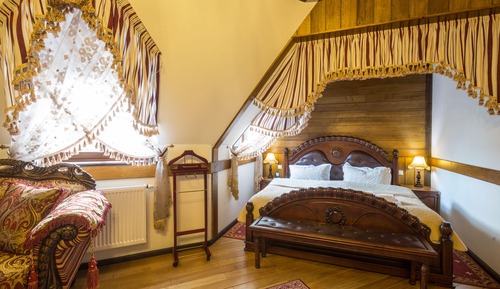 Suite (King Bed)