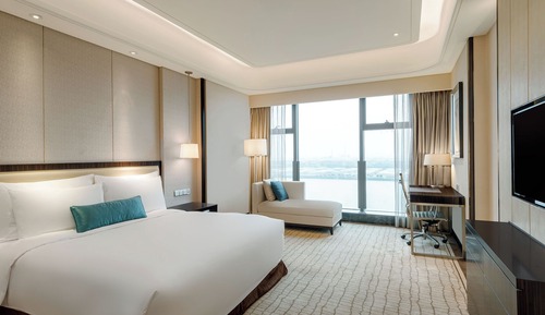 Luxury Suite