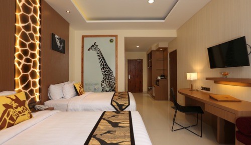 Giraffe Deluxe Twin