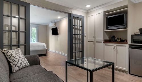 Suite, 1 King Bed with Sofa bed, Accessible, Non Smoking (with Sofabed)