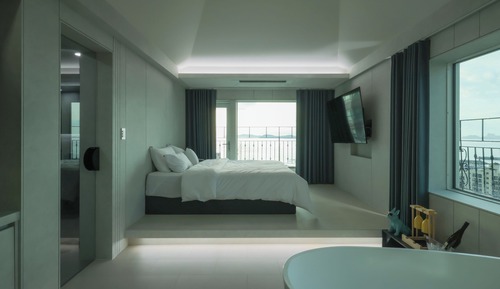 Signature Double Room, 1 King Bed, Non Smoking, Sea View