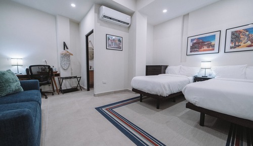 First Floor Junior Suite (2 Twin XLs or 1 King)