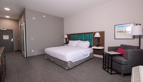 Room, 1 King Bed, Accessible (Mobility & Hearing, Bathtub)