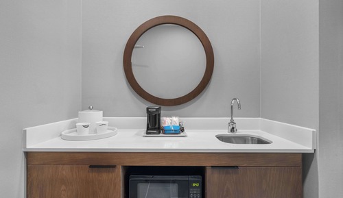 Studio, 1 King Bed, Accessible (Hearing)