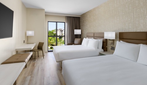 Room, 2 Queen Beds, Non Smoking, Balcony (Mobility/Hearing Accessible, Tub)