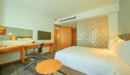 Standard Room, 1 Queen Bed (Extra Floor Space)