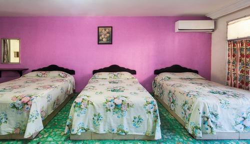 Standard Room (Three beds)