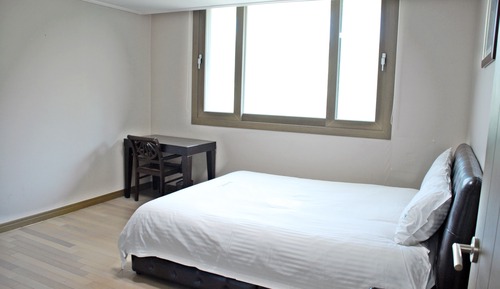 Family Room (Extra fee for slopeview&futon upon CI)