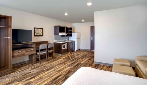 Standard Studio, 2 Queen Beds, Kitchen