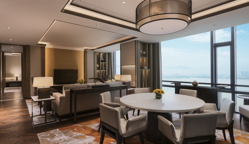 1 King Bed Executive Suite