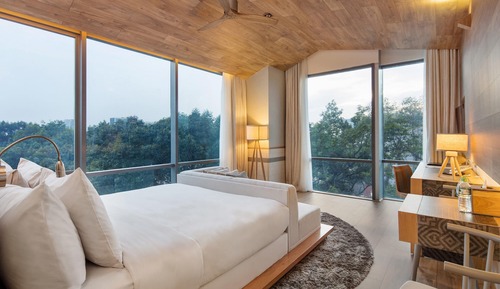 Corner Suite
