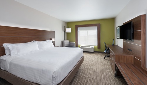 Suite, 1 King Bed, Accessible (Mobility, Accessible Tub)