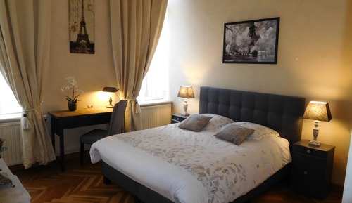 Comfort Double Room, Private Bathroom, Garden Area (Gustave Eiffel)