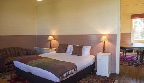 Comfort Cottage, 2 Bedrooms, Refrigerator & Microwave, Garden View
