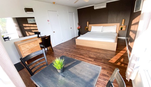 Panoramic Double Room, 1 King Bed, Private Bathroom, River View
