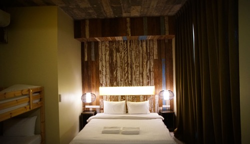 Family Room, Street View