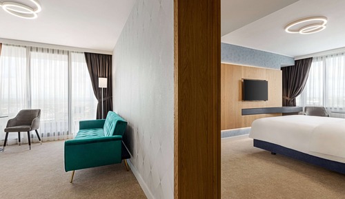 Suite, 1 King Bed, Non Smoking