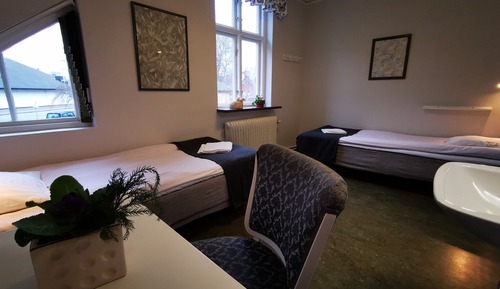 Classic Twin Room, Shared Bathroom