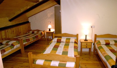 Family Room (2 adults + 1 child)