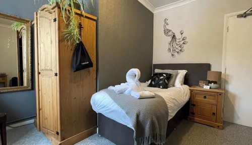 Single Room, Shared Bathroom