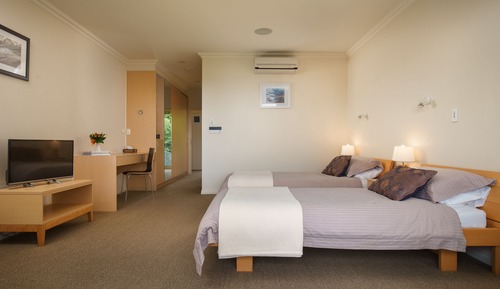 Luxury Twin Room, Private Bathroom, Partial Lake View