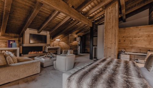 Signature Suite, 1 King Bed, Balcony