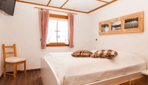 Family Room, 2 Bedrooms