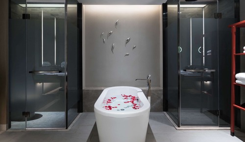 Suite, 1 King Bed, Club Lounge Access (Ambassador)
